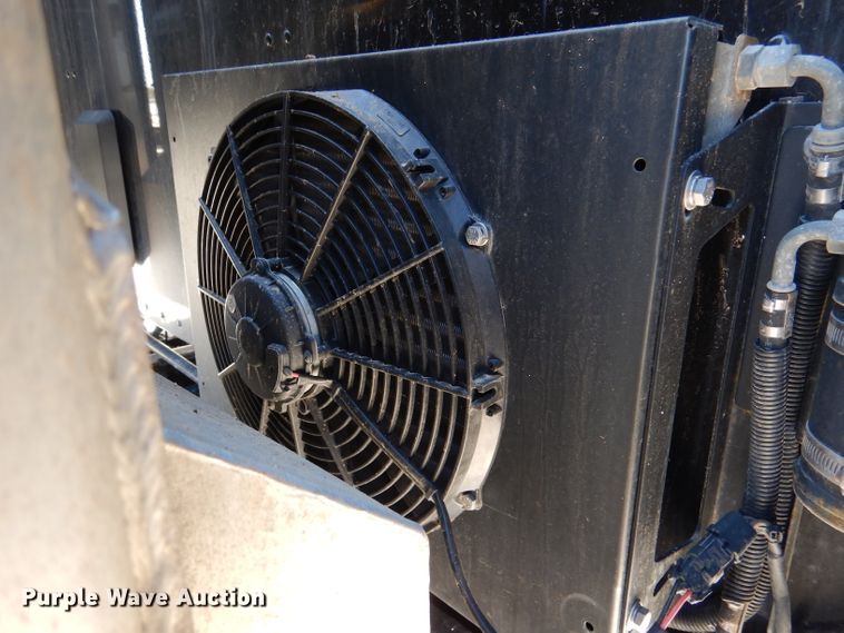 image for item DL4967 2015 Peterbilt 579  semi truck