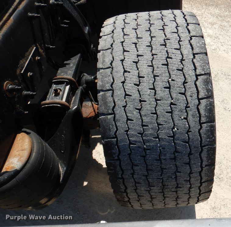 image for item DL4967 2015 Peterbilt 579  semi truck