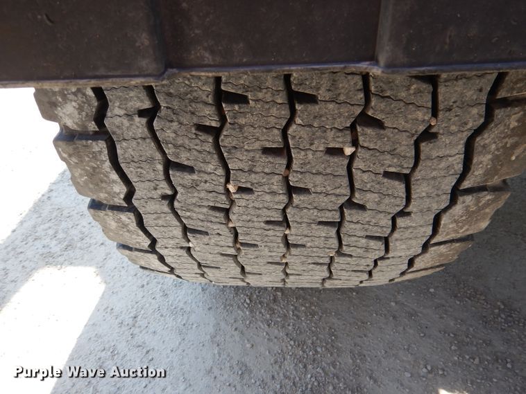 image for item DL4967 2015 Peterbilt 579  semi truck