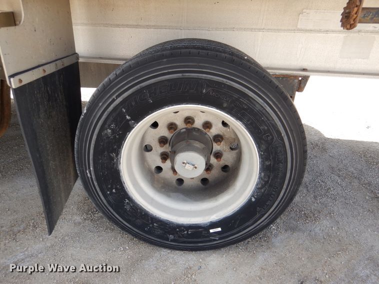 image for item DL4969 2012 Transcraft Benson AF53102-2-524  flatbed trailer