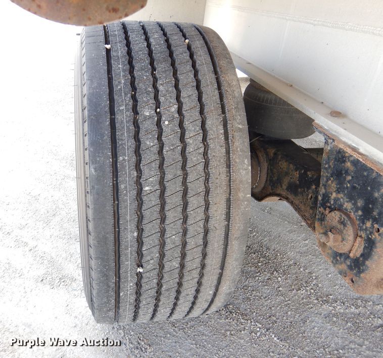 image for item DL4969 2012 Transcraft Benson AF53102-2-524  flatbed trailer