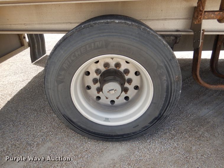 image for item DL4969 2012 Transcraft Benson AF53102-2-524  flatbed trailer