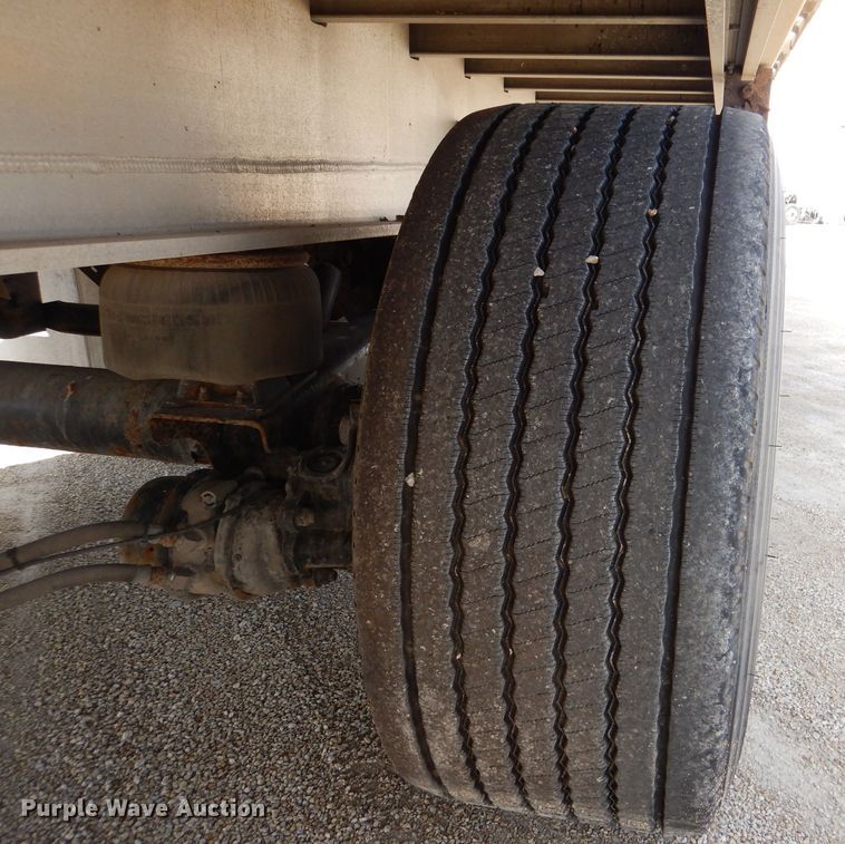 image for item DL4969 2012 Transcraft Benson AF53102-2-524  flatbed trailer