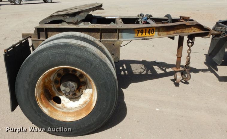 image for item DM2868 1987 Fruehauf trailer dolly