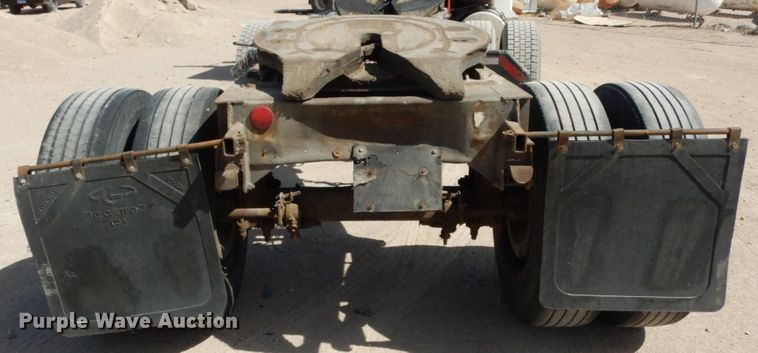 image for item DM2868 1987 Fruehauf trailer dolly