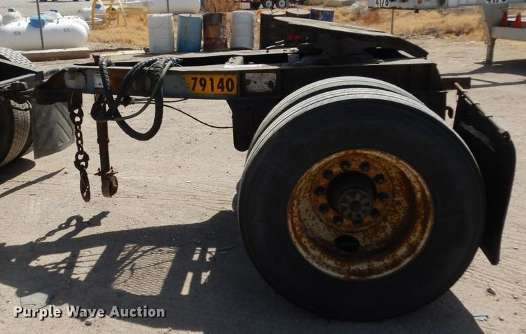 image for item DM2868 1987 Fruehauf trailer dolly