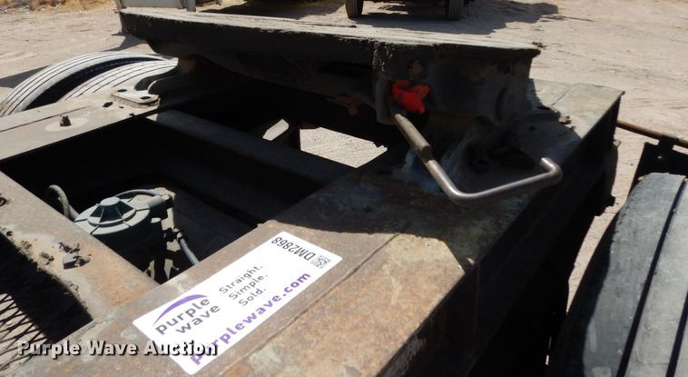 image for item DM2868 1987 Fruehauf trailer dolly