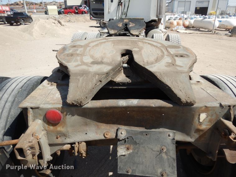 image for item DM2868 1987 Fruehauf trailer dolly