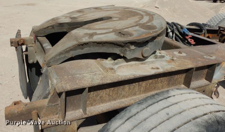 image for item DM2868 1987 Fruehauf trailer dolly