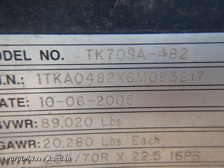 image for item DM2885 2006 Trail King TK70SA-482 tilt deck equipment trailer