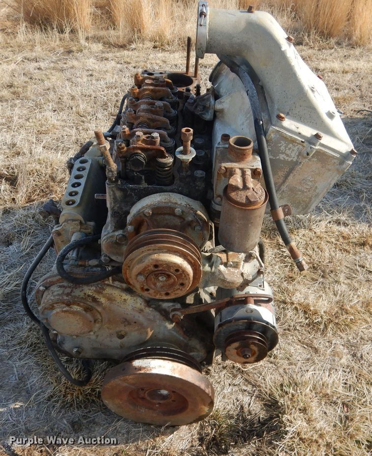 image for item FA9496 Mack six cylinder diesel engine