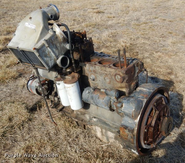image for item FA9496 Mack six cylinder diesel engine