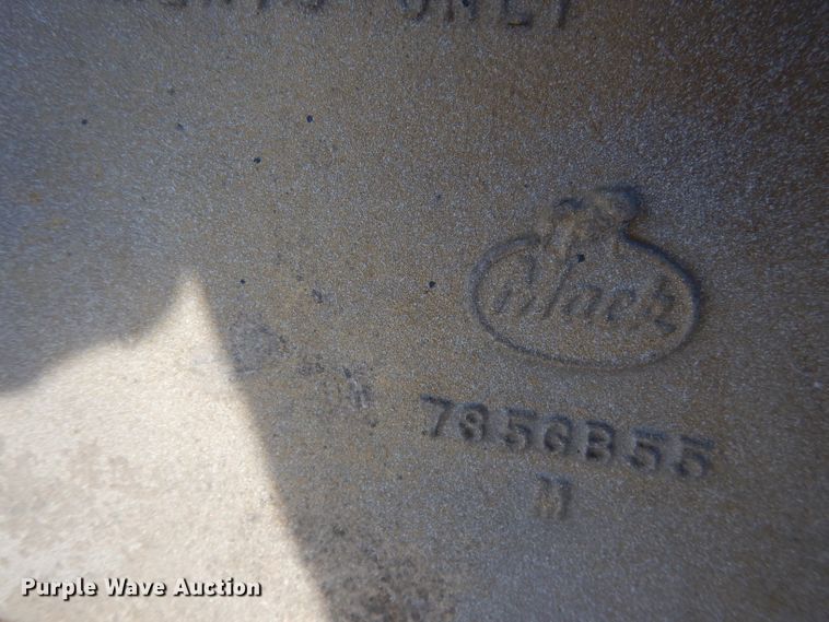 image for item FA9496 Mack six cylinder diesel engine