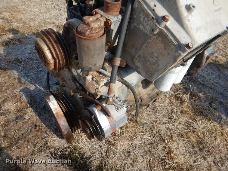 image for item FA9496 Mack six cylinder diesel engine