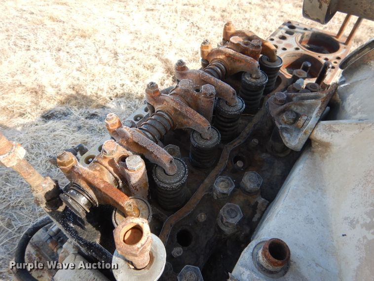 image for item FA9496 Mack six cylinder diesel engine