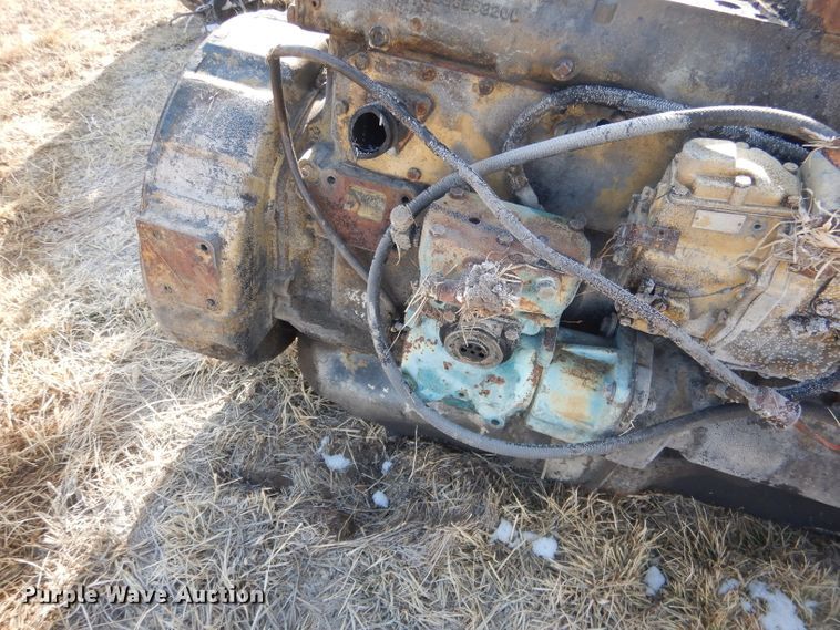 image for item FA9496 Mack six cylinder diesel engine