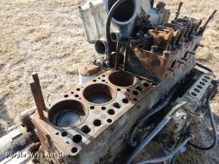 image for item FA9496 Mack six cylinder diesel engine