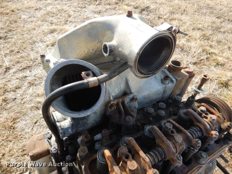 image for item FA9496 Mack six cylinder diesel engine