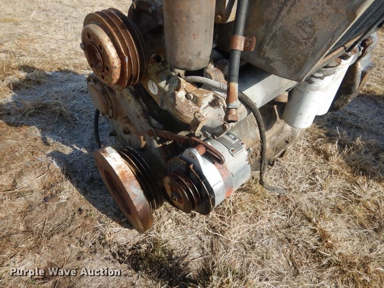 image for item FA9496 Mack six cylinder diesel engine