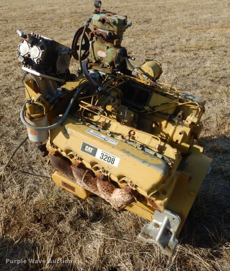 image for item FA9499 Caterpillar 3208 eight cylinder diesel engine