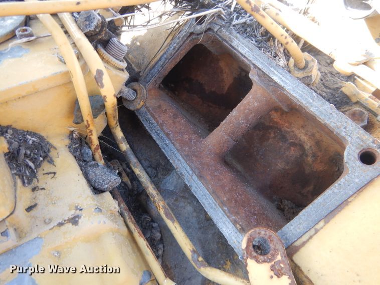 image for item FA9499 Caterpillar 3208 eight cylinder diesel engine