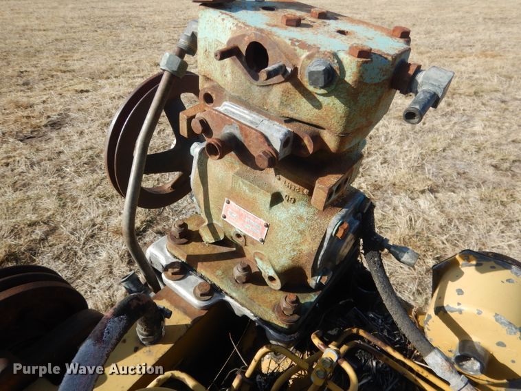 image for item FA9499 Caterpillar 3208 eight cylinder diesel engine