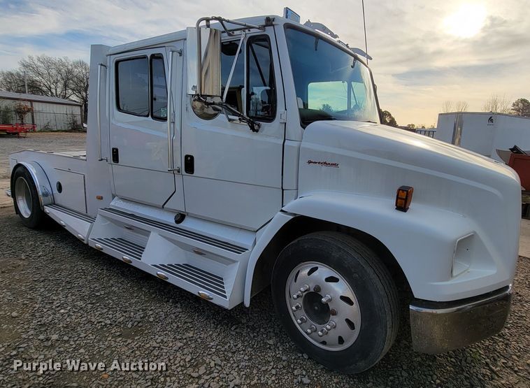 image for item FL9095 2003 Freightliner Sports Chasis  semi truck