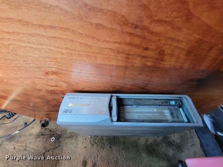 image for item FL9095 2003 Freightliner Sports Chasis  semi truck