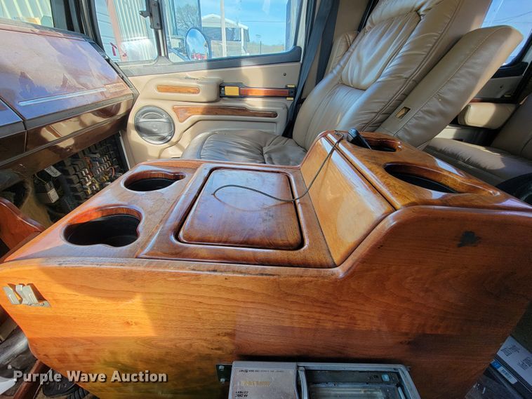 image for item FL9095 2003 Freightliner Sports Chasis  semi truck