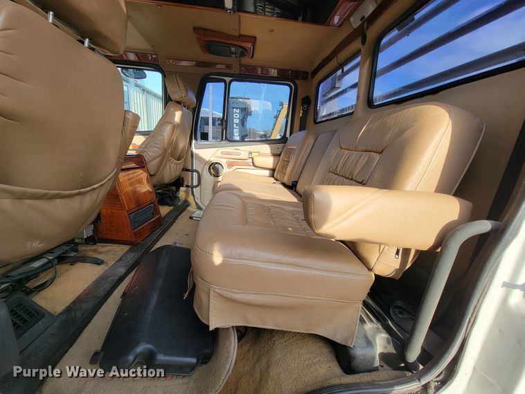 image for item FL9095 2003 Freightliner Sports Chasis  semi truck