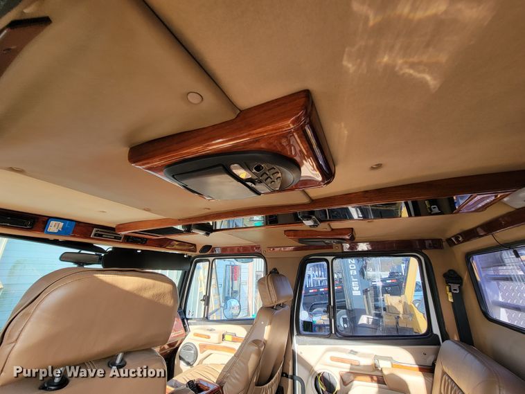 image for item FL9095 2003 Freightliner Sports Chasis  semi truck