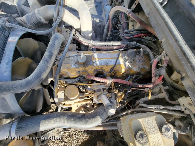 image for item FL9095 2003 Freightliner Sports Chasis  semi truck