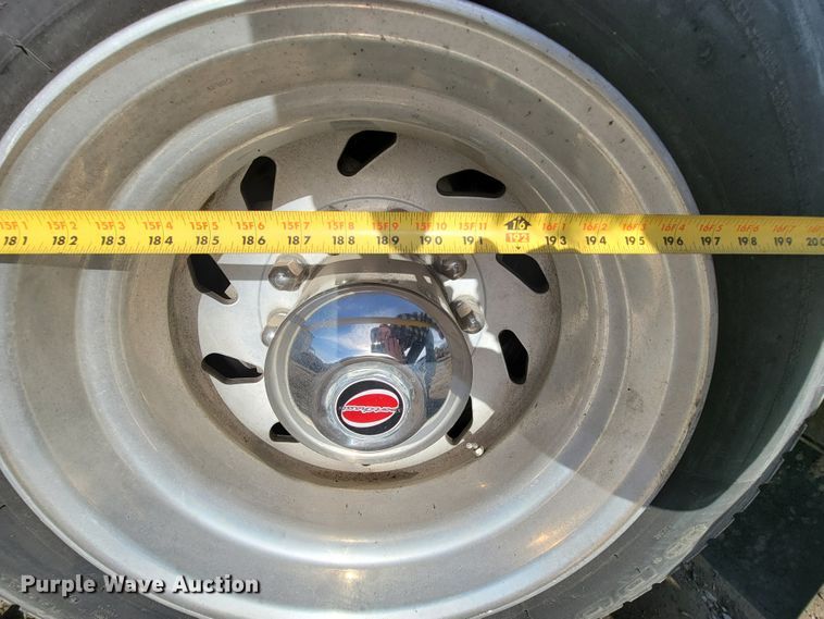 image for item FL9095 2003 Freightliner Sports Chasis  semi truck