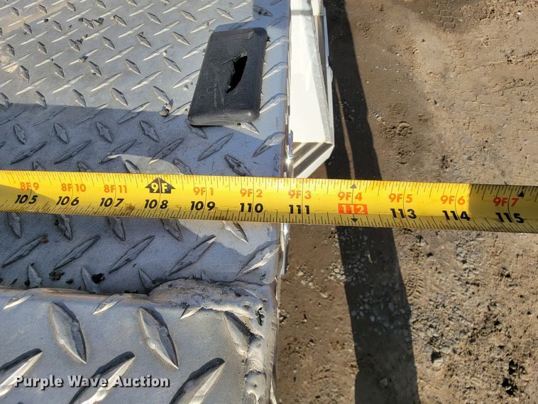 image for item FL9095 2003 Freightliner Sports Chasis  semi truck