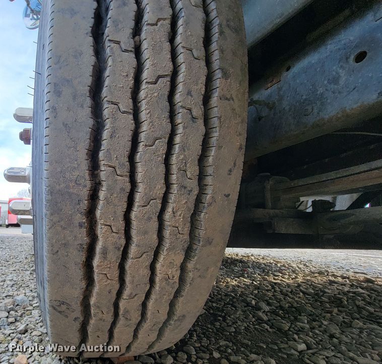 image for item FL9095 2003 Freightliner Sports Chasis  semi truck