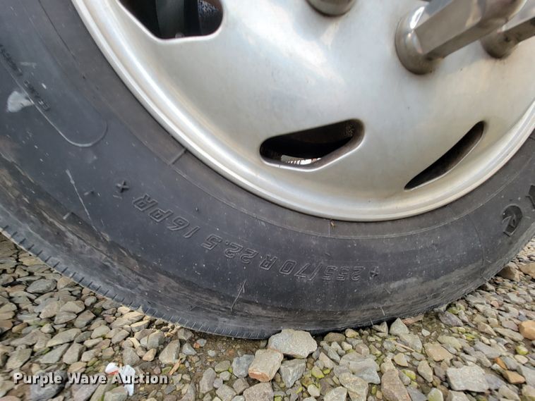 image for item FL9095 2003 Freightliner Sports Chasis  semi truck