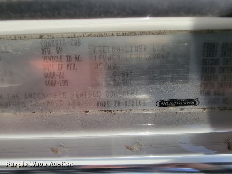 image for item FL9095 2003 Freightliner Sports Chasis  semi truck