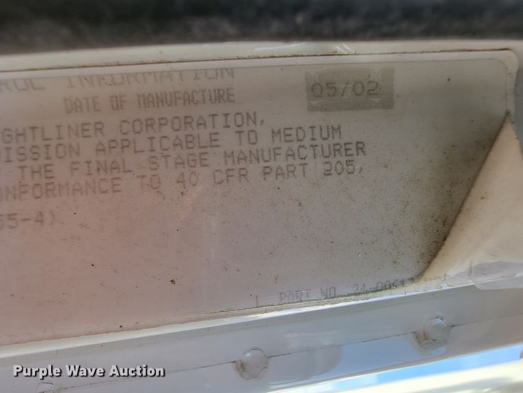 image for item FL9095 2003 Freightliner Sports Chasis  semi truck