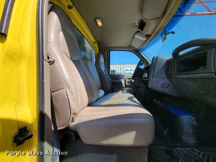 image for item FL9118 2003 Chevrolet C6500  shingle conveyor truck