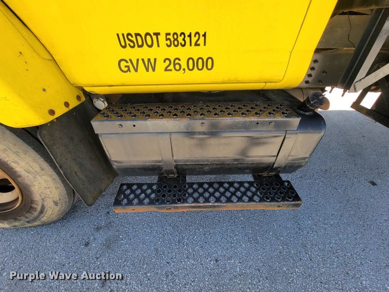 image for item FL9118 2003 Chevrolet C6500  shingle conveyor truck