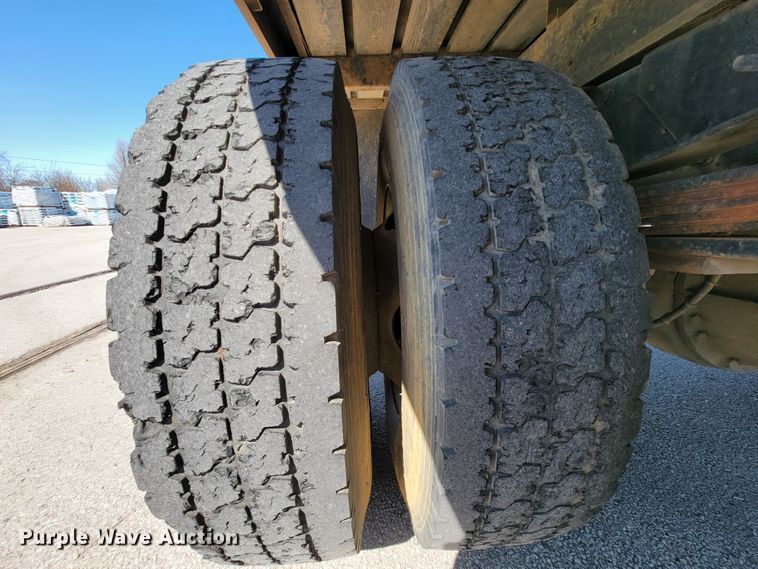 image for item FL9118 2003 Chevrolet C6500  shingle conveyor truck