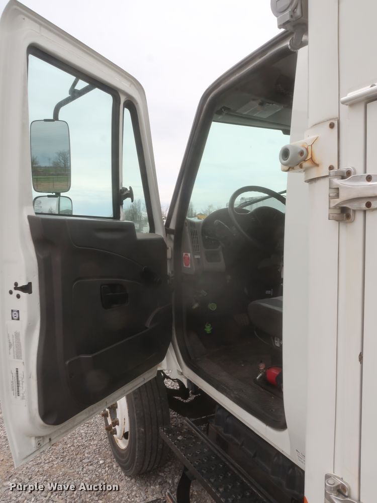 image for item HK9614 2016 International DuraStar 4300  refrigerated delivery truck