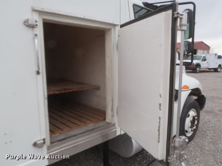 image for item HK9614 2016 International DuraStar 4300  refrigerated delivery truck