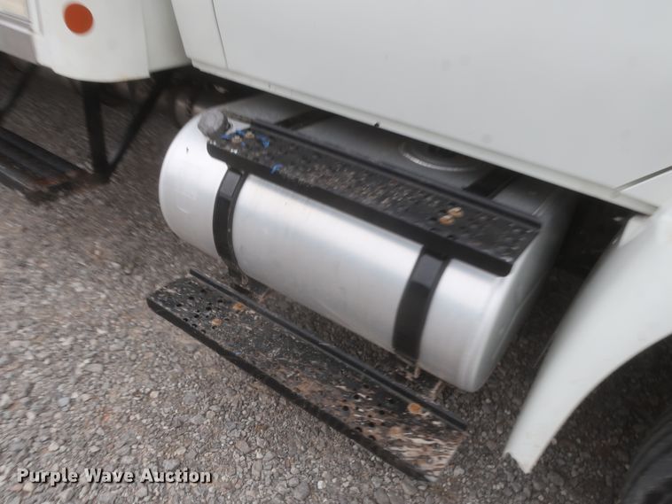 image for item HK9614 2016 International DuraStar 4300  refrigerated delivery truck