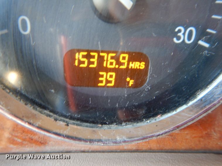 image for item HR9013 2009 Peterbilt 384  semi truck