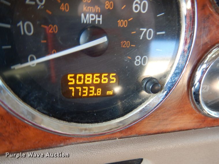 image for item HR9014 2009 Peterbilt 384  semi truck