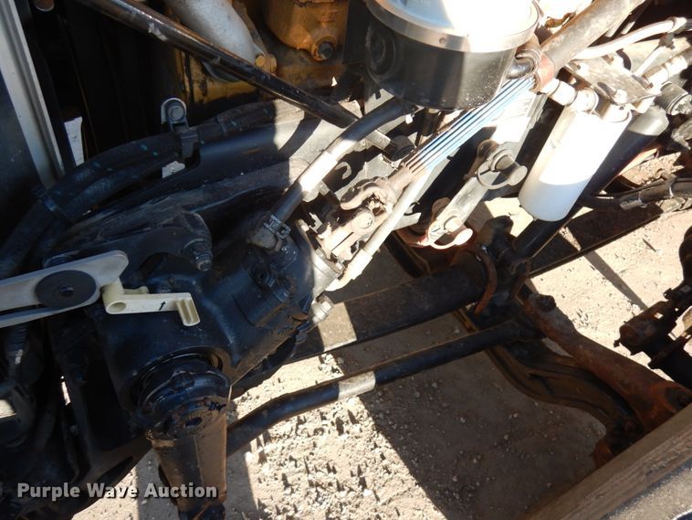 image for item HR9014 2009 Peterbilt 384  semi truck