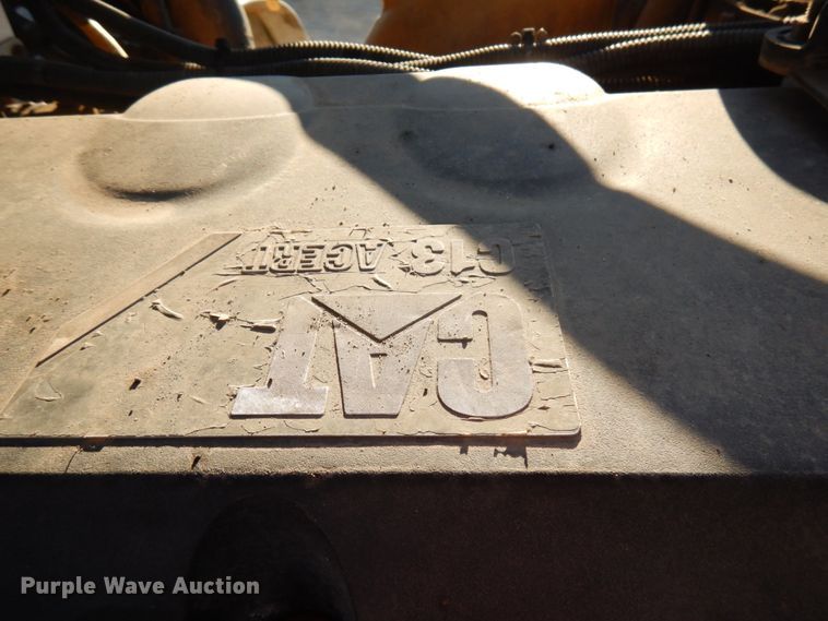 image for item HR9014 2009 Peterbilt 384  semi truck