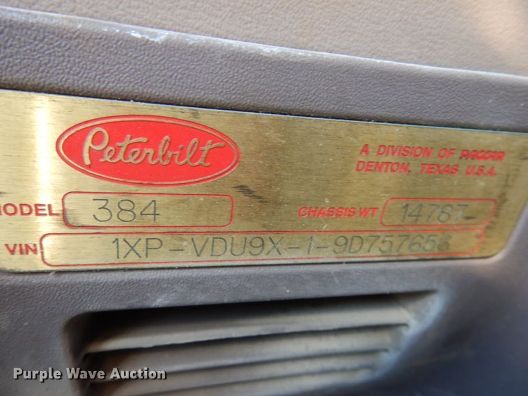 image for item HR9014 2009 Peterbilt 384  semi truck