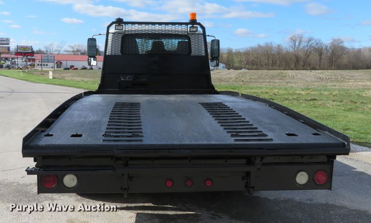 image for item HV9704 2005 International 4300  flatbed transport truck